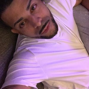 Meet your Posher, Emmanuel